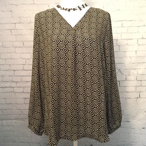 Pleione Nordstrom Geometric Print V-Neck Blouse - Picture 1 of 8